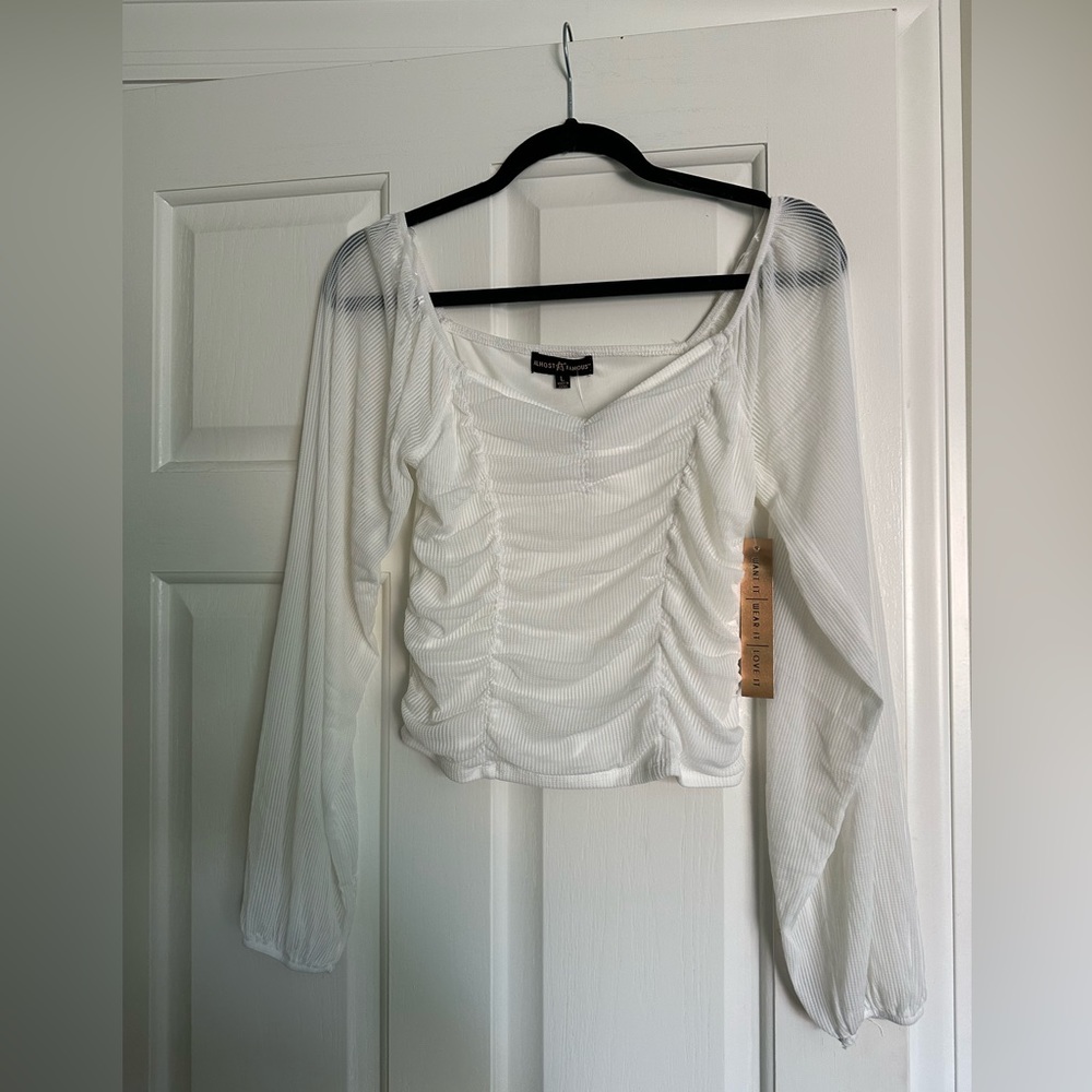 Almost Famous White Balloon Sleeve Crop Top